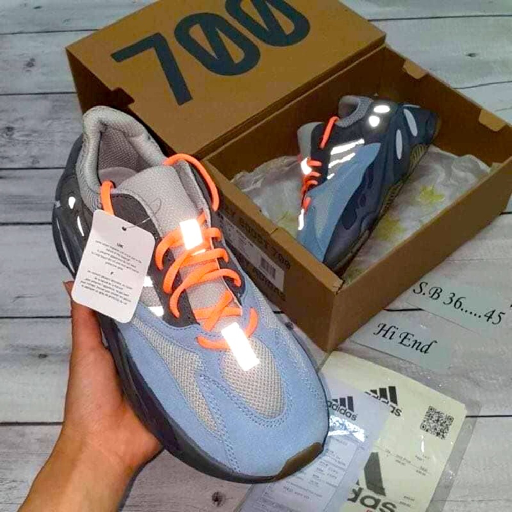 Adidas yeezy 700